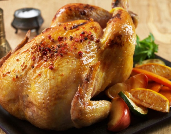 Рецепт Курица в тандыре: халяльная курица, специи, маринад, выпекается в тандыре,  подается с печеными овощами